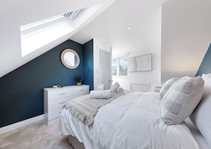 House | 4 bedrooms, desk, free WiFi, bed sheets