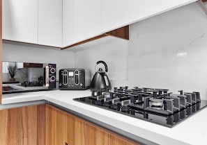 House | Private kitchen | Fridge, microwave, oven, stovetop