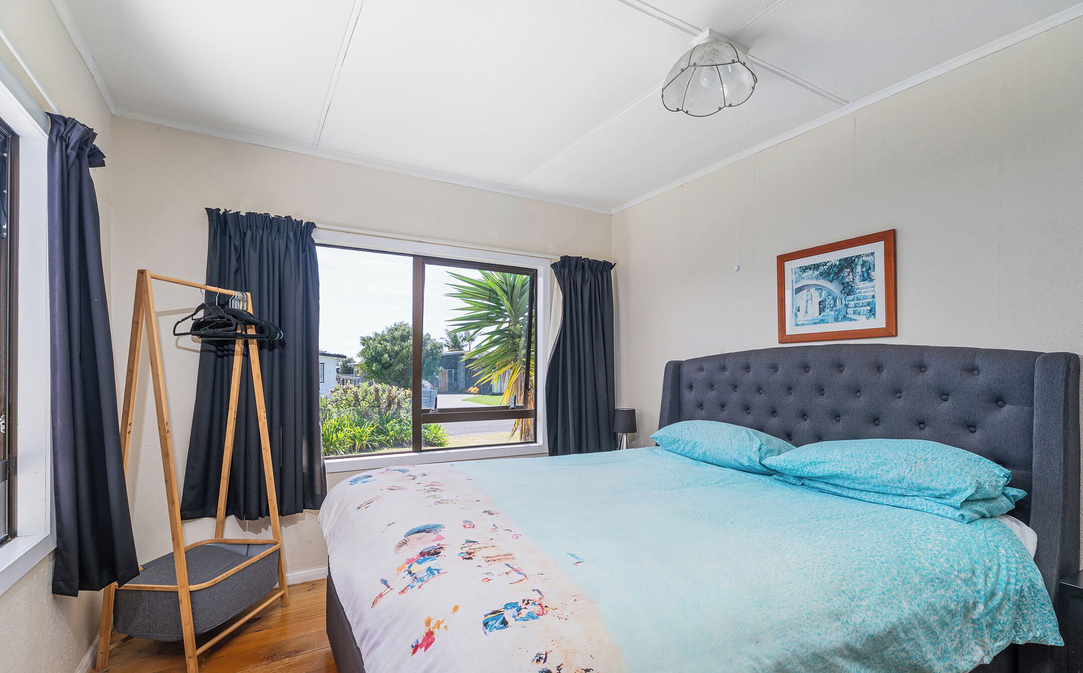 3 chambres, fer et planche à repasser