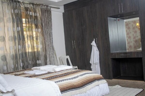 4 soverom, strykejern/-brett, wi-fi og sengetøy