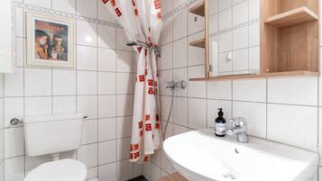 Apartment | Bathroom | Towels