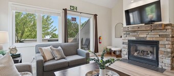 Wintergreen Spacious 2 Story Townhome • Sauna •  2‑Min Walk to Village