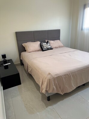 3 Schlafzimmer, Bügeleisen/Bügelbrett, WLAN, Bettwäsche