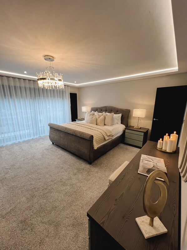 5 chambres, fer et planche à repasser, lit parapluie, Wi-Fi gratuit