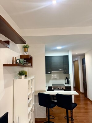 Studio | Living area | TV, heated floors - Vigo Center Rooms (Vigo)
