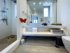 House | Bathroom