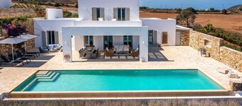 The Gallery Home - Elegant Villa In Antiparos