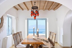 Gran Kanalia Villa Mykonos | Dining room