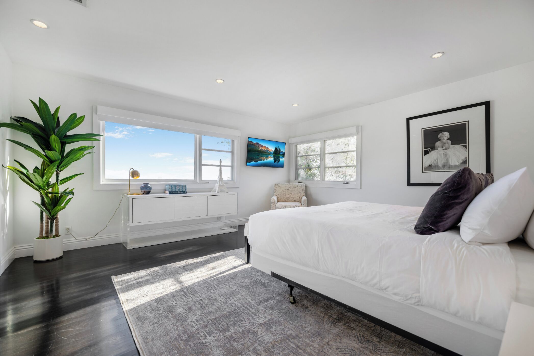 3 chambres, fer et planche à repasser, Wi-Fi, draps fournis