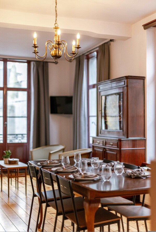 Apartment | 3 bedrooms, Internet