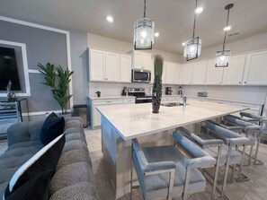 ハウス | 10 室のベッドルーム、デスク、インターネットアクセス