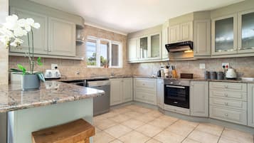 Apartment | 3 bedrooms, Internet