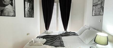 1 bedroom, desk, iron/ironing board, WiFi