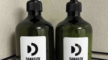 Hårføner, håndklær, såpe og sjampo