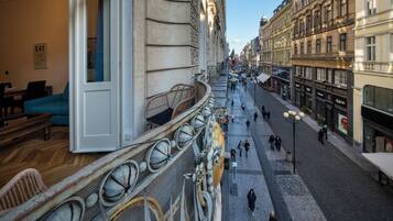 Appartement familial, 2 chambres, vue sur la ville | Vue du balcon