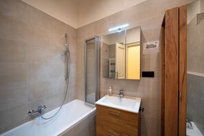 Family Apartment, 2 Bedrooms, City View | Bathroom | Separate tub and shower, hair dryer, bidet, towels - Old Town - Aparthotel 28. Října (Prague)