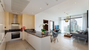 Unclassified image, 5 of 25, button - Sleek 1BR at Dubai Marina w Balcony (Dubai)