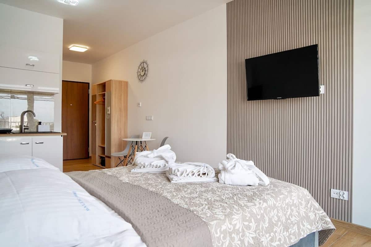 Standard Studio Suite, Haiwan Kesayangan Dibenarkan, Pool View | 1 bilik tidur, dihias secara berasingan