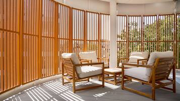 Standard Apartment, 2 Bedrooms, Pool View | Balkoni