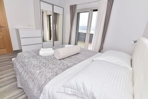 5 slaapkamers, een strijkplank/strijkijzer, wifi, beddengoed