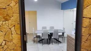 Imagen sin descripción, 3 de 107, botón