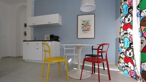 Habitació bàsica, pati, vistes al pati