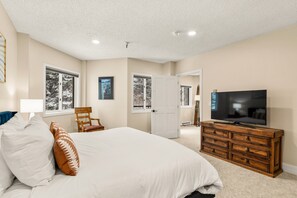 2 bedrooms, iron/ironing board, travel cot, free WiFi