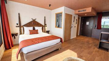 Family Double Room, Park View | Blackout drapes, soundproofing, free WiFi