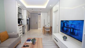 Chambre Junior, vue ville | 1 chambre, bureau, espace de travail pour ordinateur portable