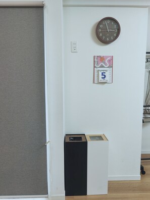 패밀리 아파트, 더블침대 2개 | 거실 공간 | 스마트 TV