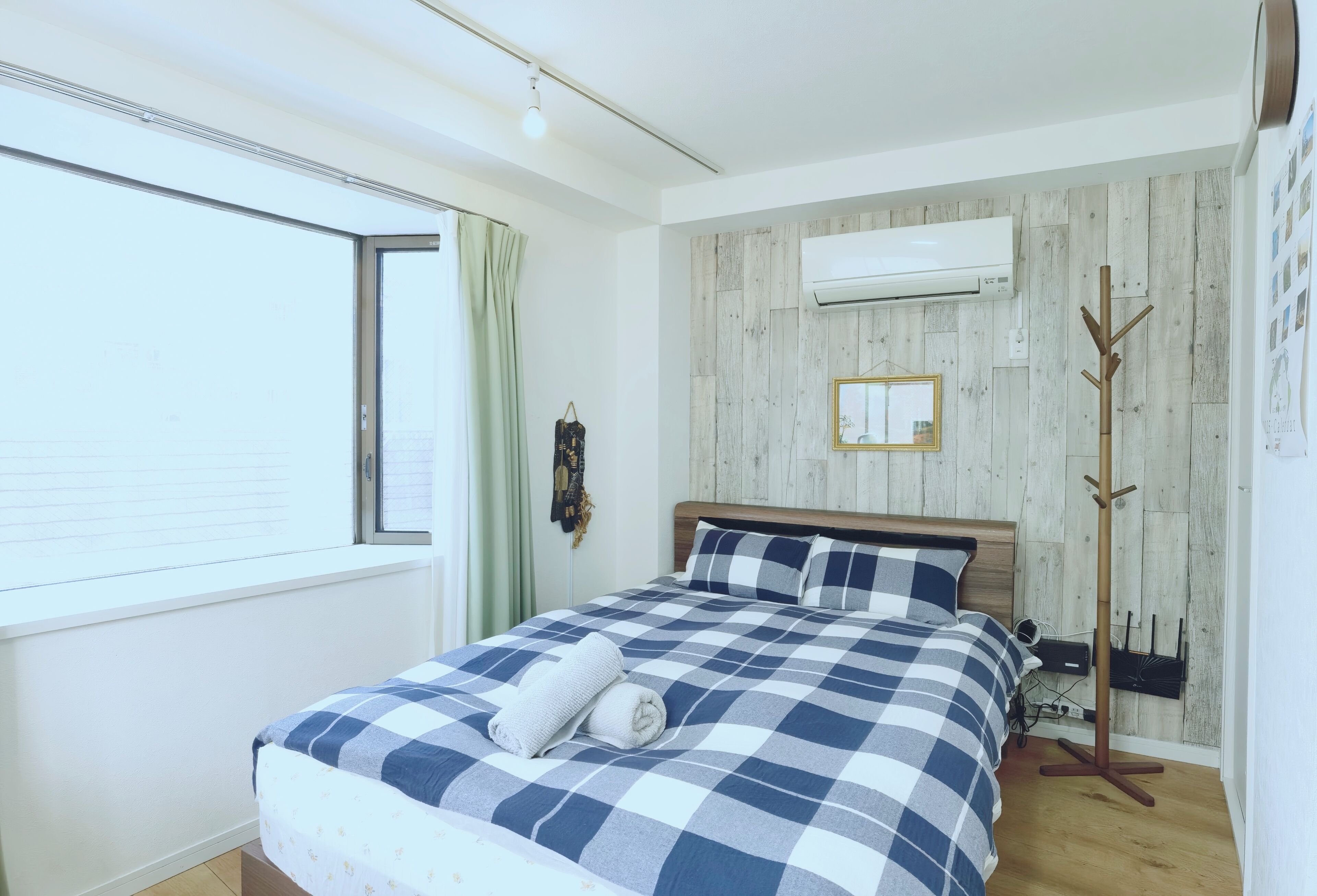 Business Studio | Premium bedding, desk, laptop workspace, blackout drapes