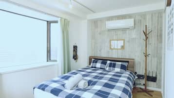 Business Studio | Premium bedding, desk, laptop workspace, blackout drapes