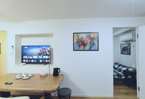 Living room - WZNET UMEYASHIKI (Tokyo)