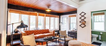 Charming Lake Cottage - 3 Bedrooms, Hot Tub, Sauna, Large Yard