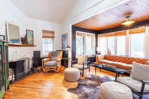 TV connectée, cheminée