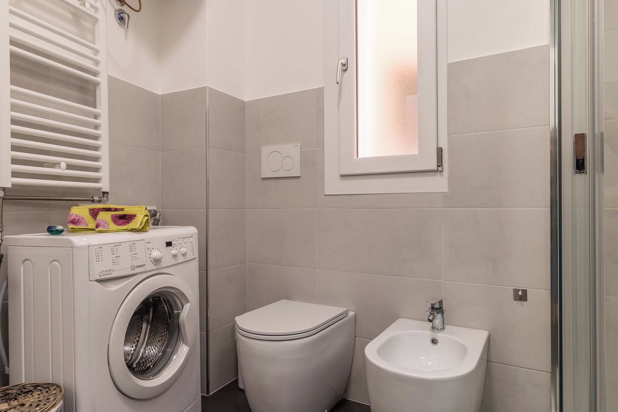 Basic Apartment | Bilik Mandi
