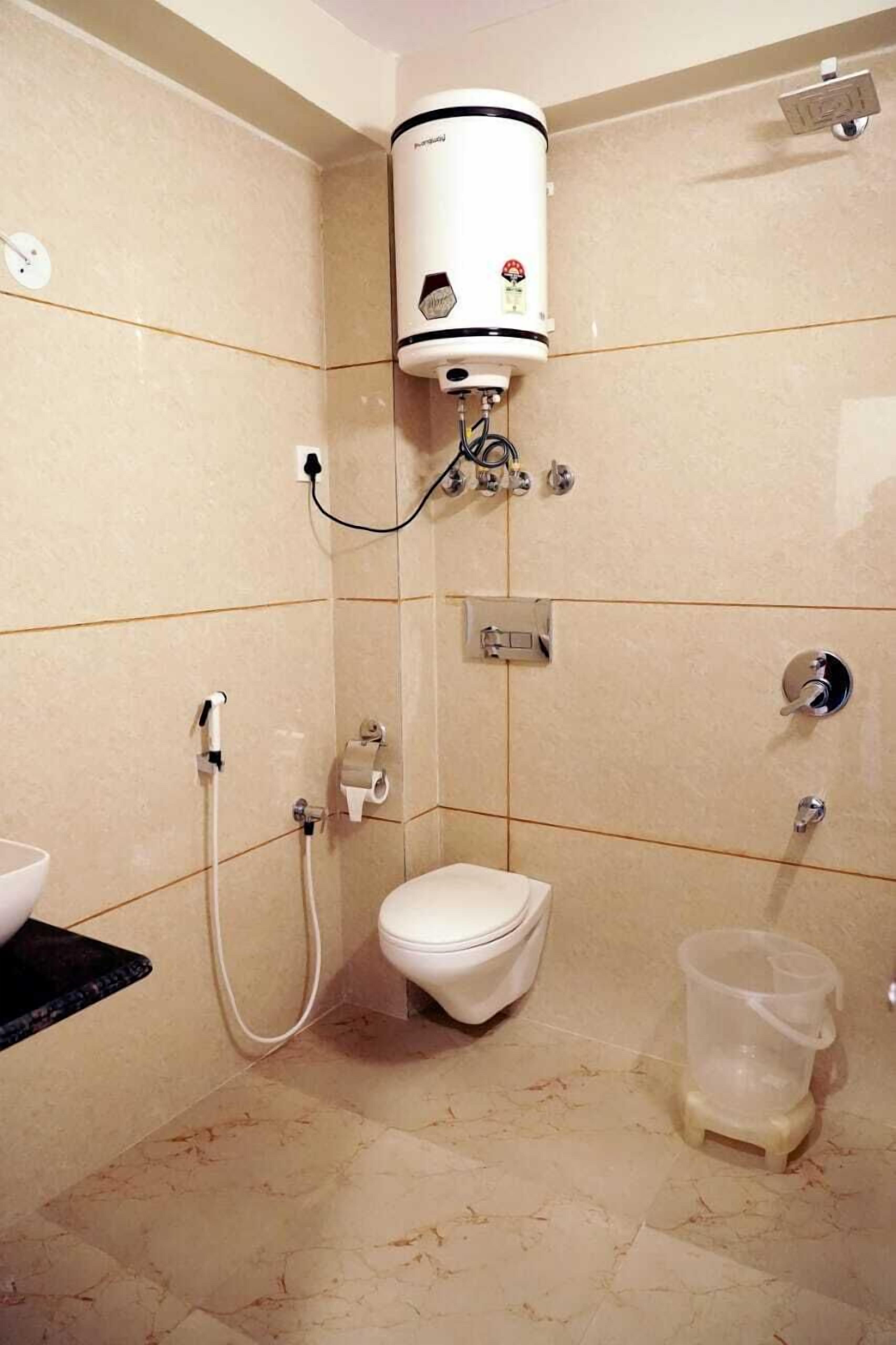 Superior Room, Hill View | Bathroom | Free toiletries, towels, soap, shampoo
