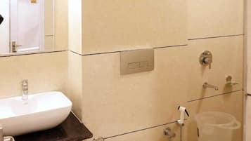 Superior Room, Hill View | Bathroom | Free toiletries, towels, soap, shampoo