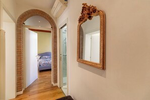 1 habitación, tabla de planchar con plancha y wifi gratis