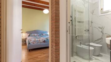 1 bedroom, iron/ironing board, free WiFi