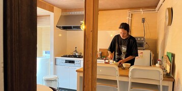 冰箱、微波炉、炉灶、烤面包机