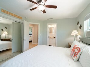 3 habitaciones, tabla de planchar con plancha y cuna de viaje 