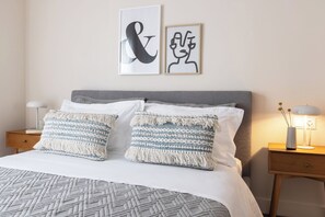 2 bedrooms, desk, iron/ironing board, free WiFi - Home of Petros (Athens)