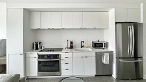 Kühlschrank, Esstisch