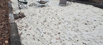 Cozy 2-bedroom campground in lovely Columbia with WiFi, AC