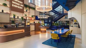 Kios check-in/check-out