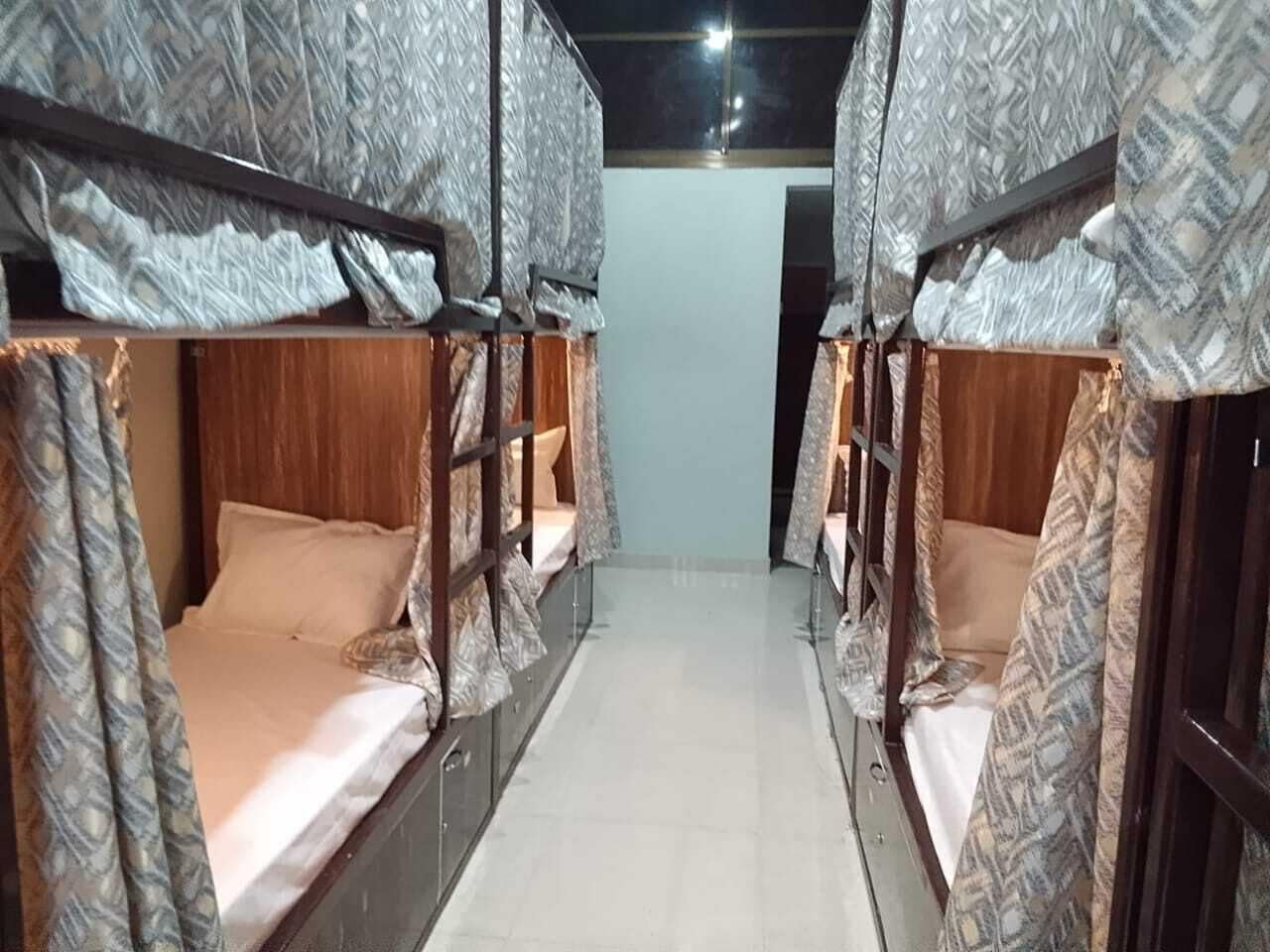 Literie de qualité supérieure, matelas mémoire de forme, bureau