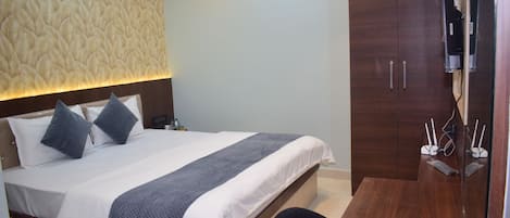 Deluxe Double Room | Premium bedding, memory foam beds, desk, laptop workspace