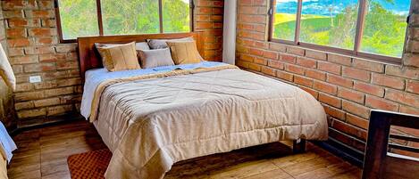 4 bedrooms, WiFi, bed sheets