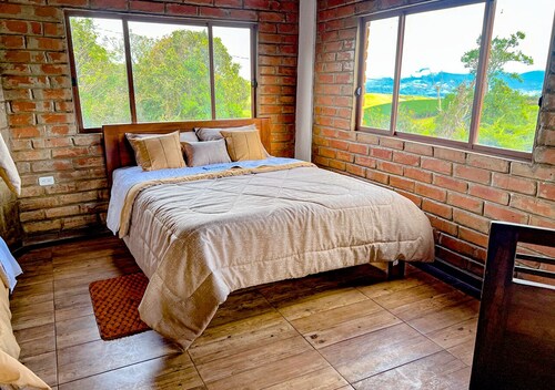 Farm Cottage in the Ecuadorian Andes with Unique Rural Experiences